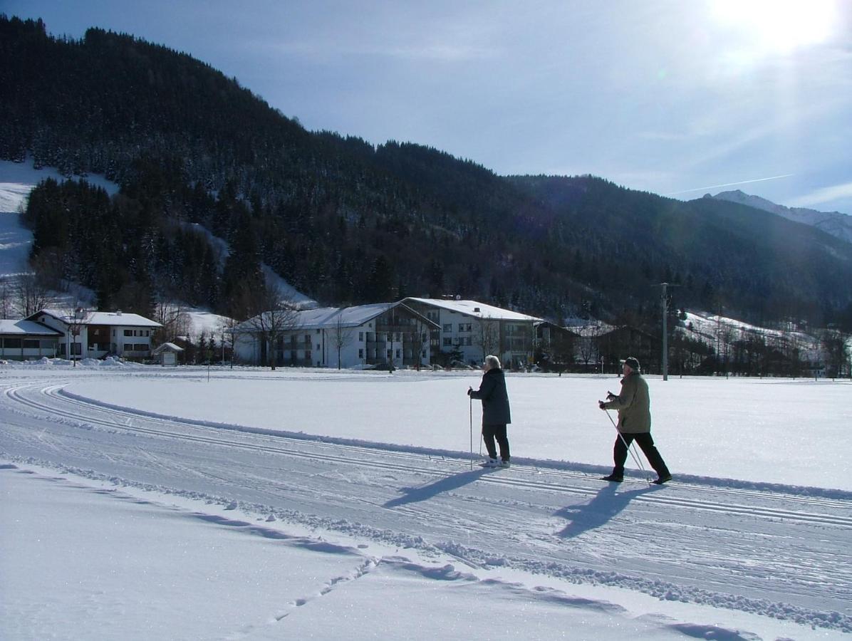 Hotel Bannwaldsee ฮาลเบลค ภายนอก รูปภาพ
