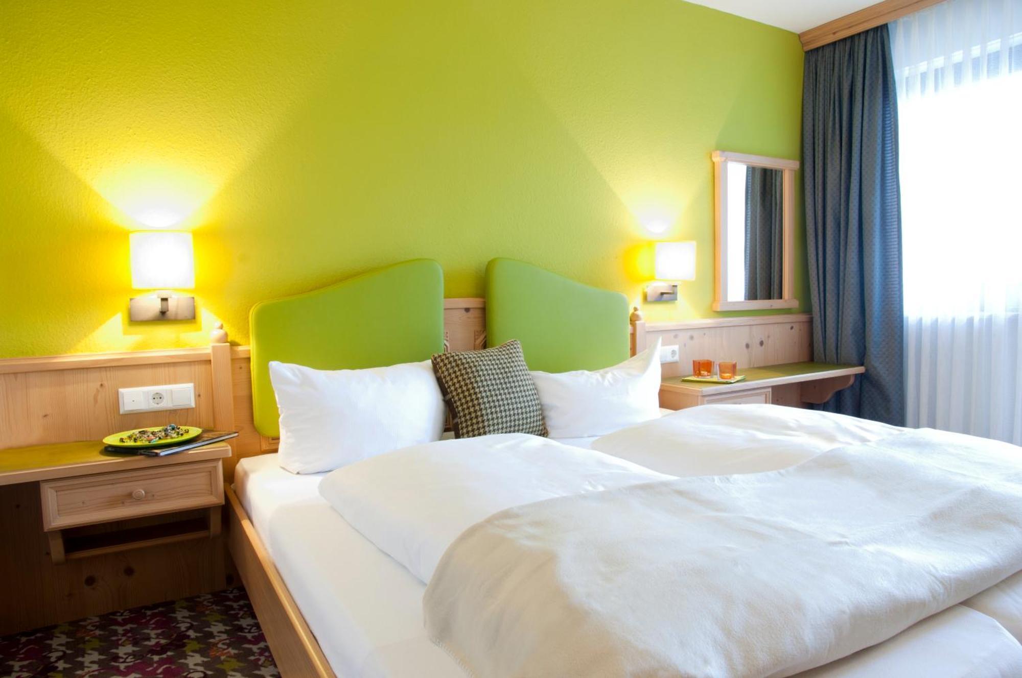 Hotel Bannwaldsee ฮาลเบลค ภายนอก รูปภาพ
